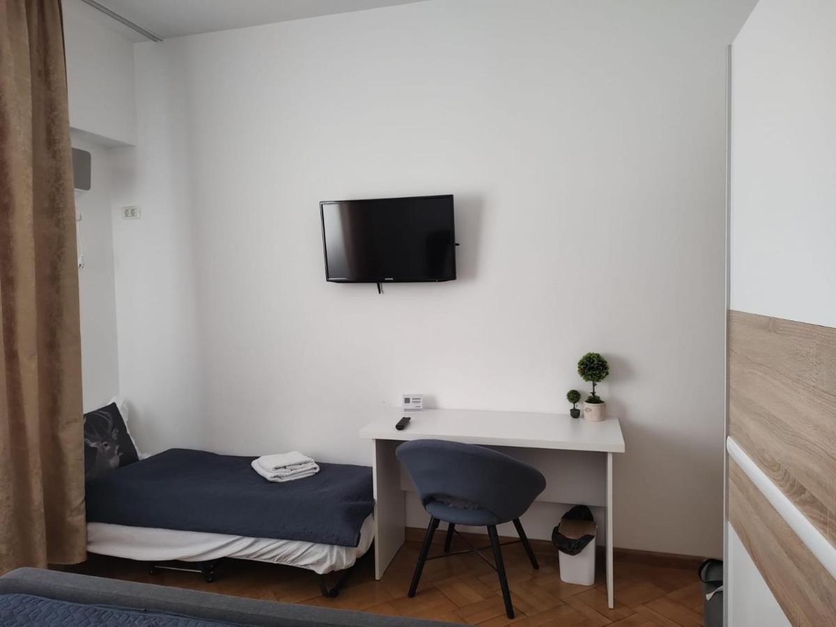 Nice Studio In Old Town Бухарест Экстерьер фото